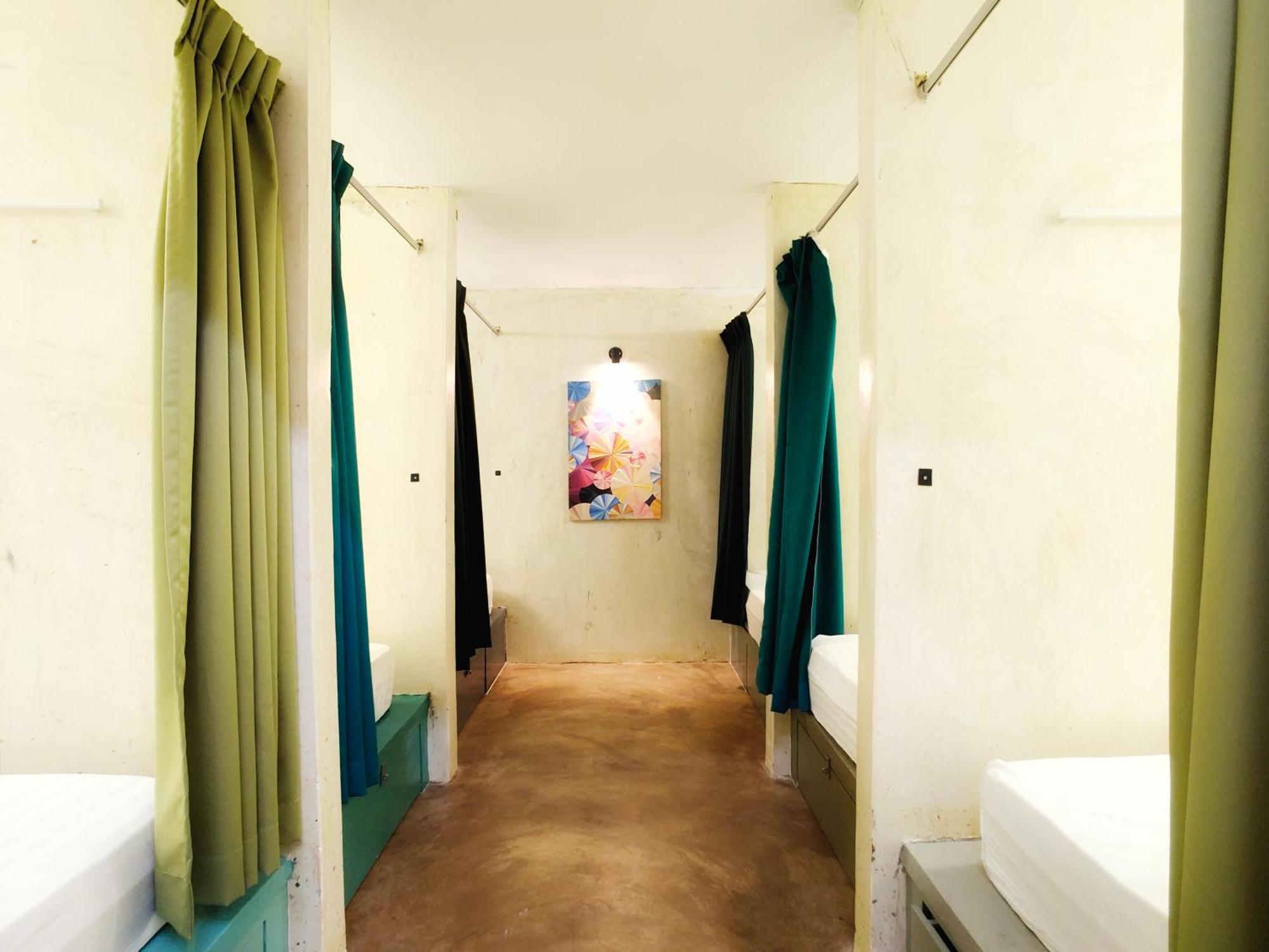 Beds In Garden Hostel Ίπο Δωμάτιο φωτογραφία